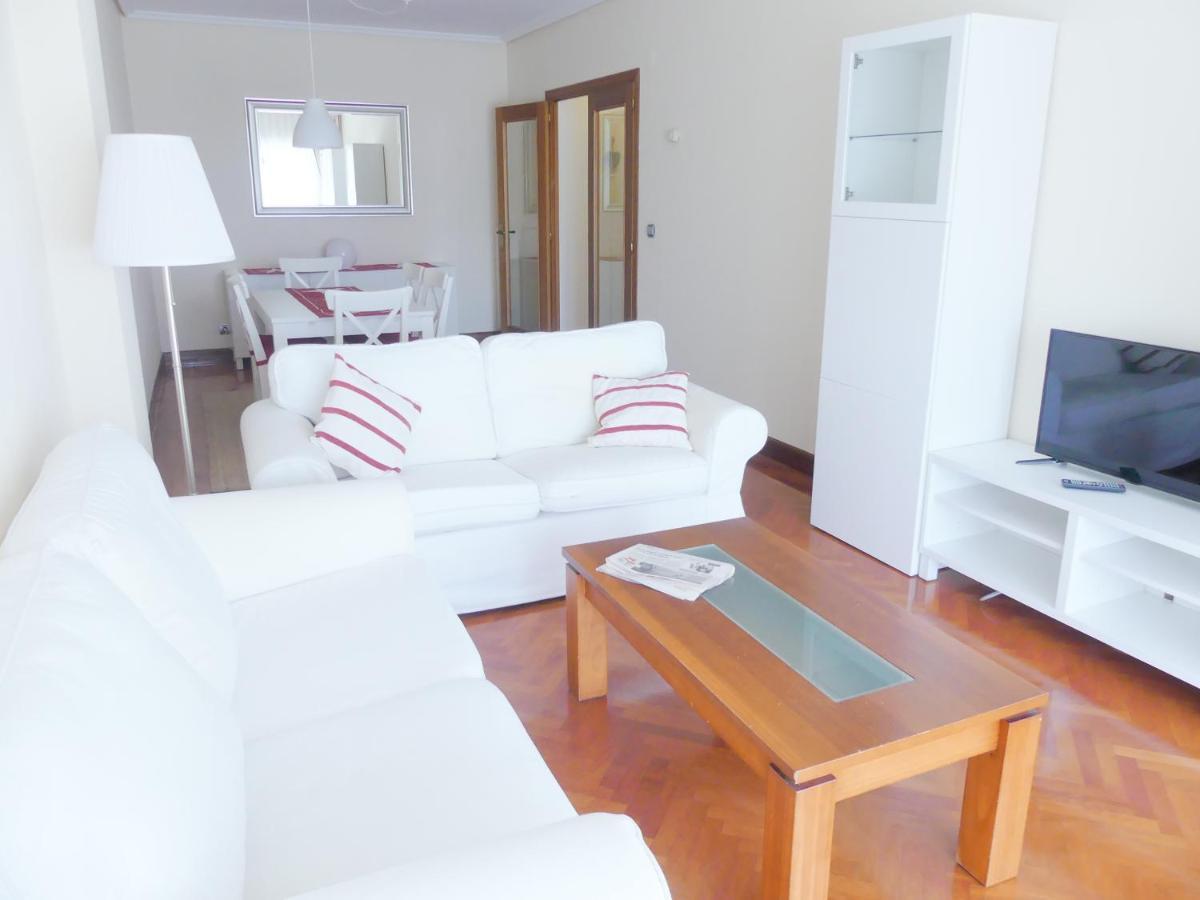 Apartamento Luminoso, Funcional Y Amplio En Zona Hospitalaria Pamplona Exteriér fotografie